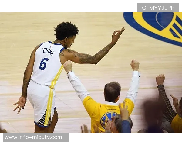 张佳玮分析勇士战术库里与巴特勒传切配合不依赖持球进攻